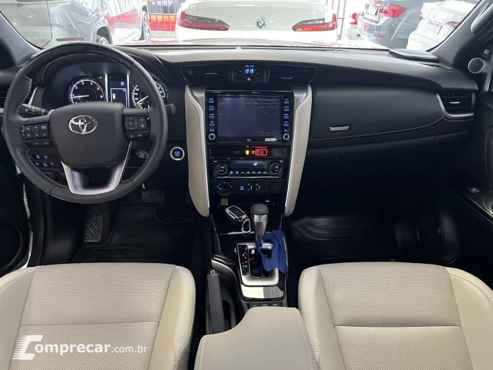 HILUX SW4 2.8 D-4d Turbo Diamond 7L