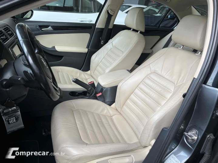 JETTA 2.0 TSI HIGHLINE 211CV GASOLINA 4P TIPTRONIC