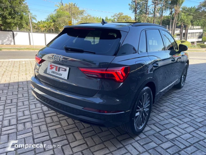 Q3 Black Ed. 1.4 TFSI Flex/Black S-tron.