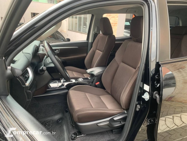 Hilux SW4 SR 4x2 2.7 Flex 16V Aut.