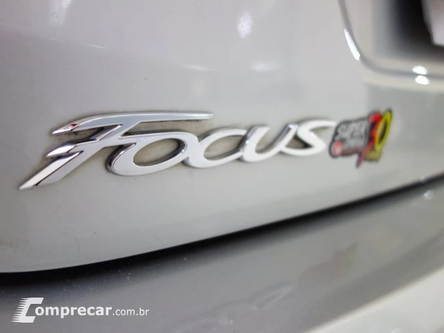 FOCUS SEDAN - 2.0 SE FASTBACK 16V 4P POWERSHIFT