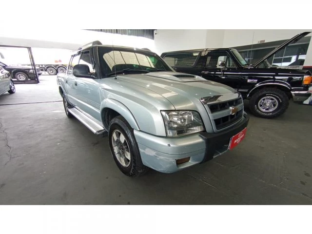 S10 - 2.4 MPFI EXECUTIVE 4X2 CD 8V 4P MANUAL