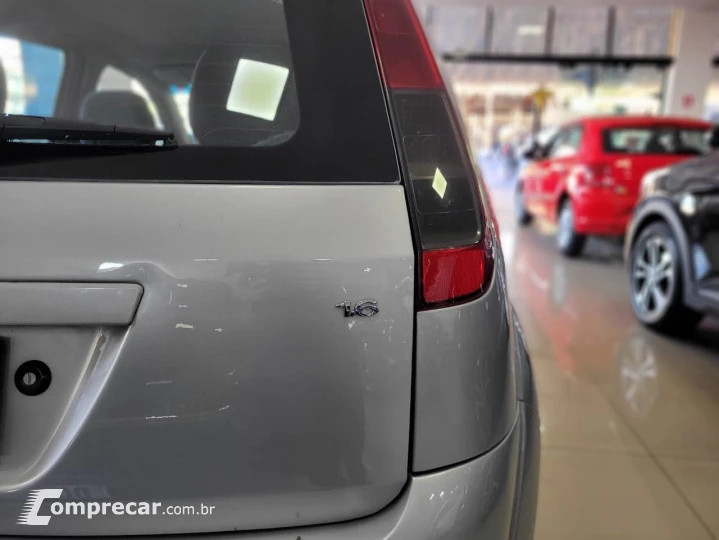FIESTA 1.6 MPI Class Hatch 8V