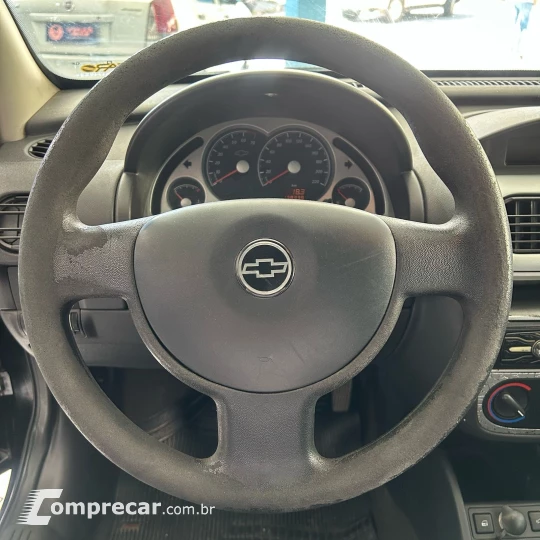 CORSA 1.0 MPFI Premium Sedan 8V
