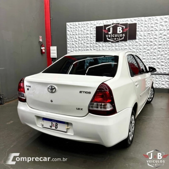 ETIOS 1.5 X Sedan 16V