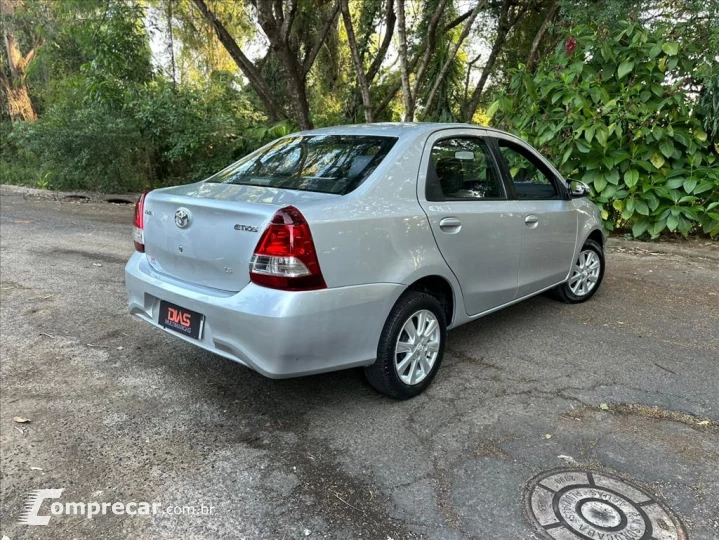 ETIOS 1.5 X Plus Sedan 16V