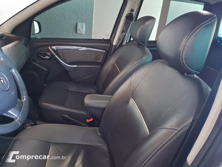 DUSTER 2.0 Tech Road 4X2 16V