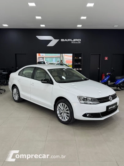 JETTA 2.0 TSI Highline 211cv