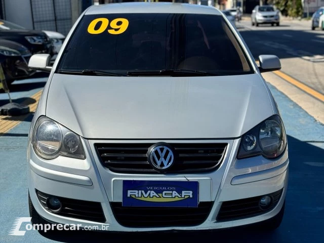 POLO SEDAN - 1.6 MI COMFORTLINE 8V 4P MANUAL