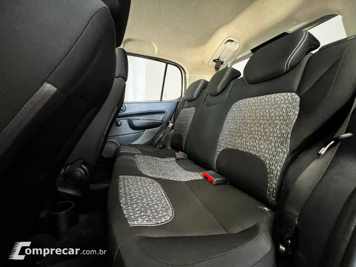 Uno Attractive 1.0 8V (Flex) 4p