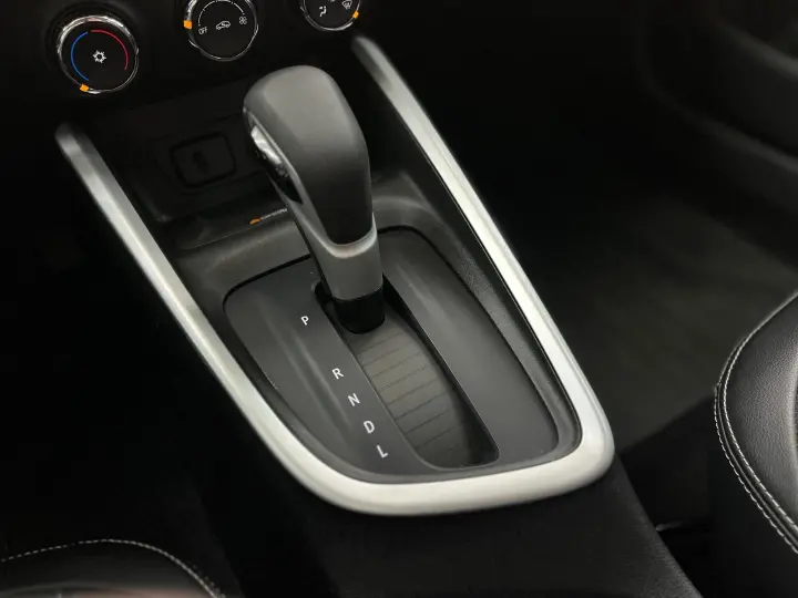 ONIX 1.0 TURBO FLEX PREMIER AUTOMÁTICO