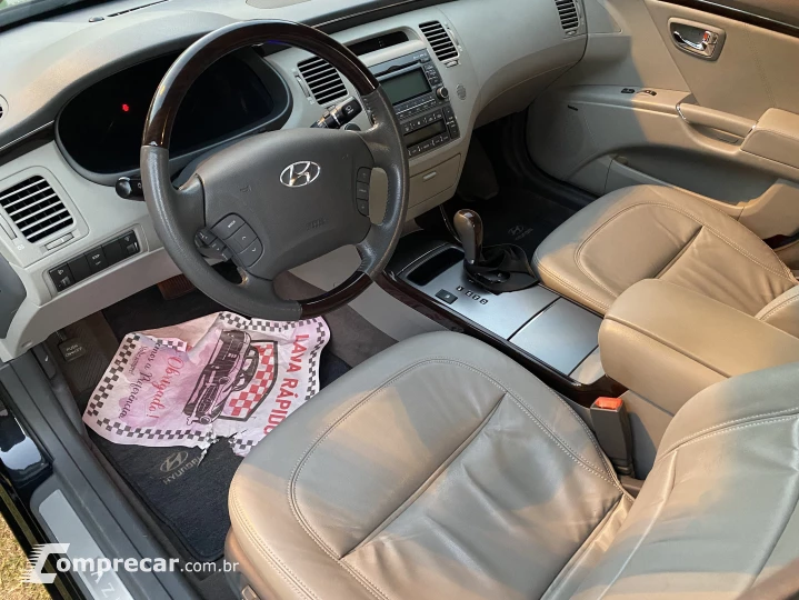 AZERA 3.3 MPFI GLS Sedan V6 24V