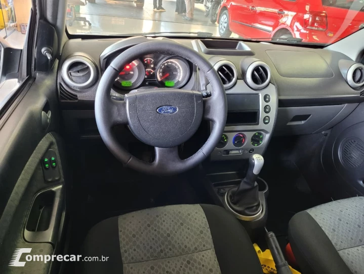 FIESTA 1.6 MPI Class Hatch 8V