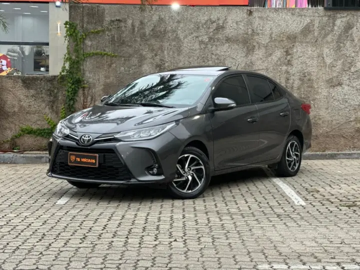 YARIS 1.5 16V FLEX SEDAN XLS CONNECT MULTIDRIVE
