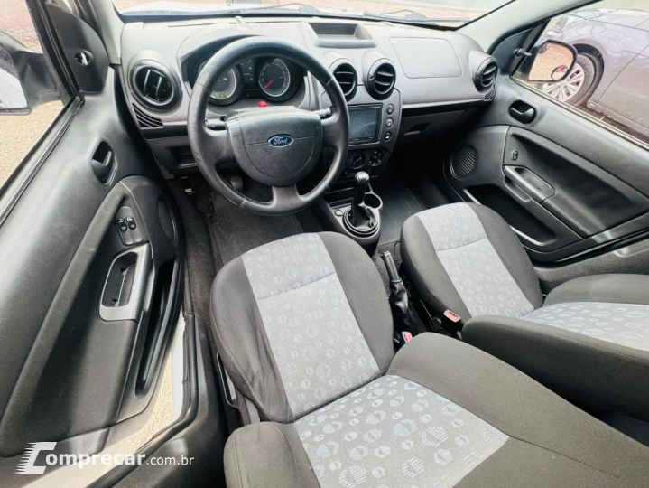FIESTA 1.6 MPI Class Hatch 8V