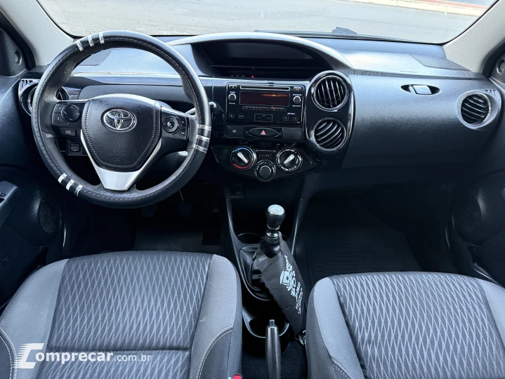 ETIOS 1.5 XS Sedan 16V