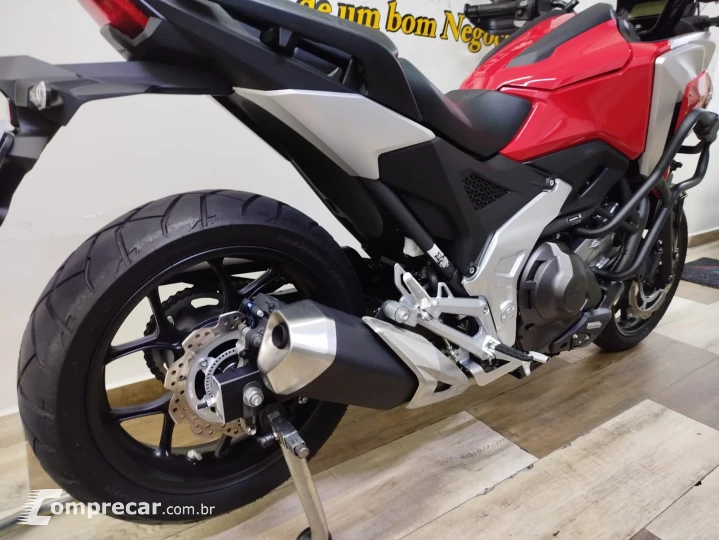 NC 750X 700 cc