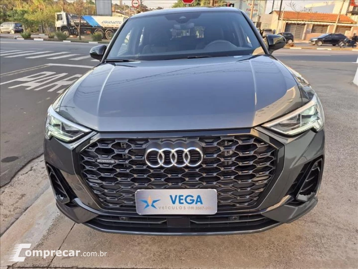 Q3 2.0 40 TFSI Sportback Performance Black Quattro