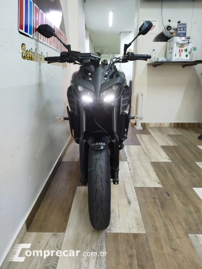 MT-09  800 cc