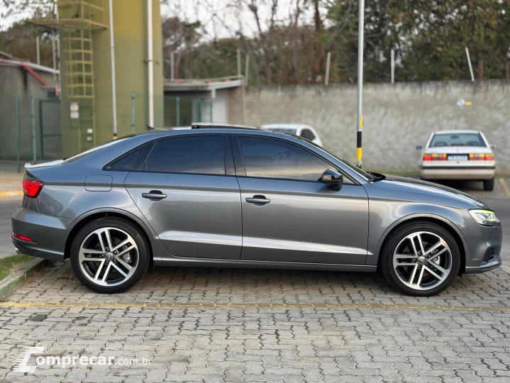 A3 2.0 TFSI Sedan Performance Black