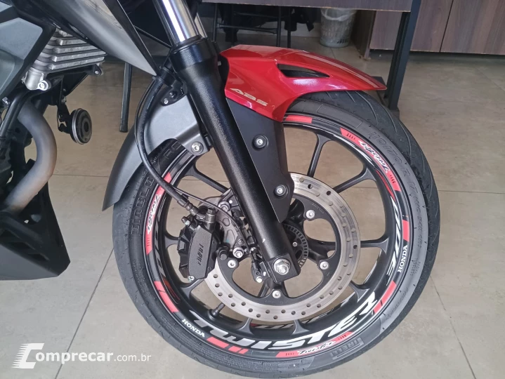 CB 300 F TWISTER