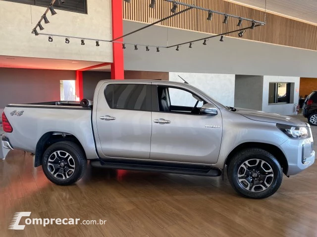 HILUX - 2.8 D-4D TURBO CD SRV 4X4 AUTOMÁTICO