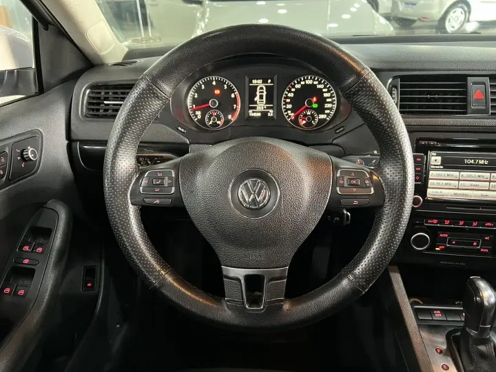 JETTA 2.0 COMFORTLINE 120CV FLEX 4P TIPTRONIC