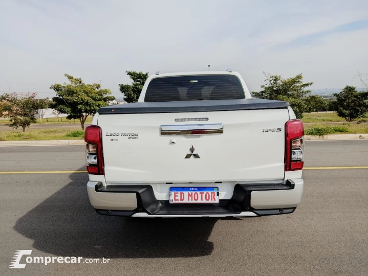 L200 TRITON 2.4 16V Turbo Sport Hpe-s CD 4X4