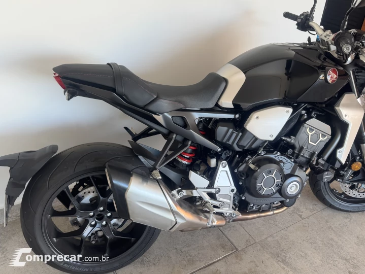 CB 1000r