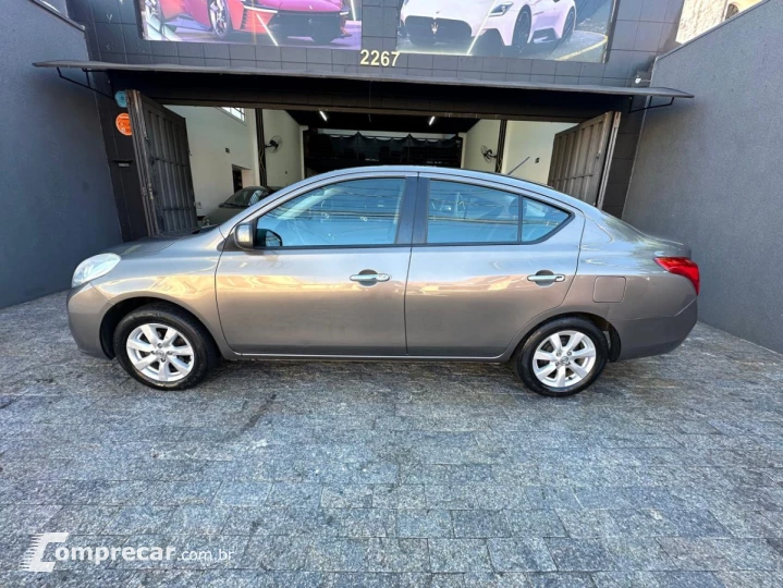 VERSA SL 1.6 16V Flex Fuel 4p Mec.