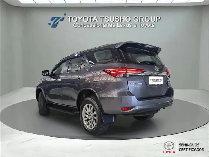 HILUX SW4 2.7 VVT-I SRV 7L 4X2