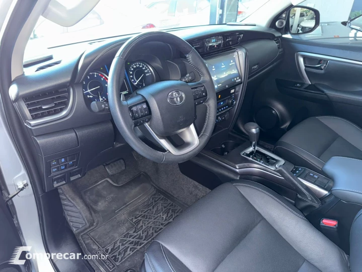 HILUX SW4 2.8 D-4d Turbo SRX Platinum 7L 4X4