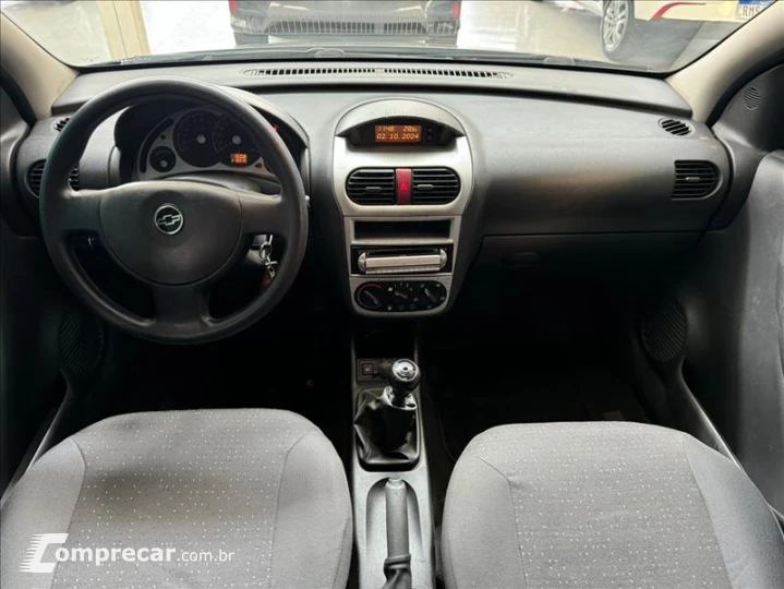 CORSA 1.4 MPFI Premium Sedan 8V