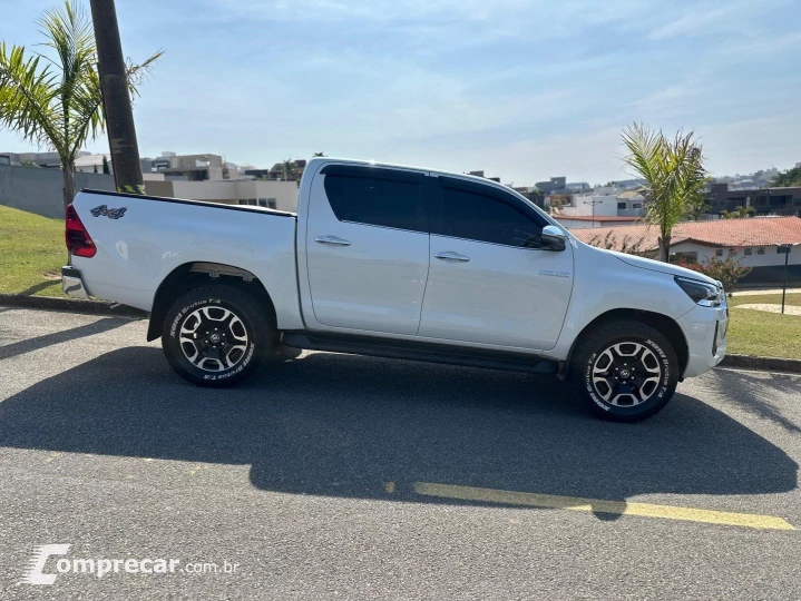 HILUX 2.8 D-4D TURBO DIESEL CD SRX 4X4 AUTOMÁTICO