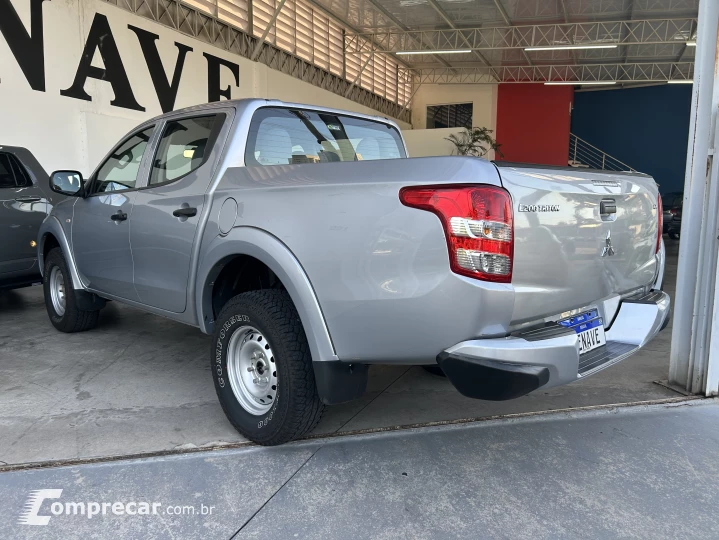 L200 TRITON 2.4 16V Turbo Sport GL CD 4X4