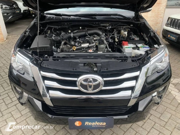 Hilux SW4 SR 4x2 2.7 Flex 16V Aut.
