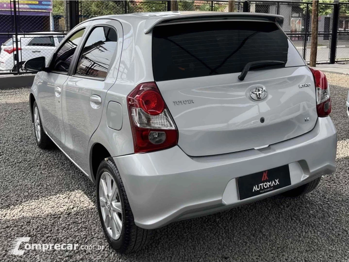 ETIOS 1.5 X PLUS 16V FLEX 4P AUTOMÁTICO