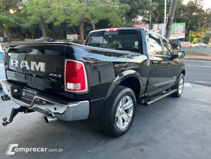 Classic 5.7 V8 Gasolina Laramie Cd 4X4 Automático