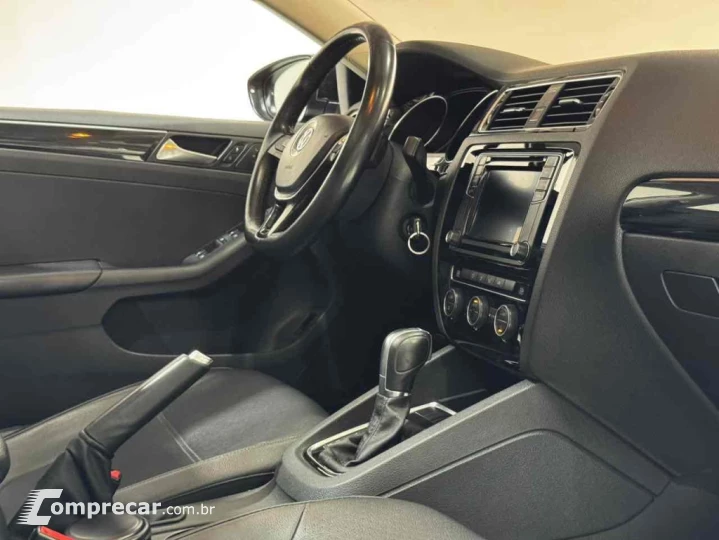 JETTA 2.0 TSI HIGHLINE 211CV GASOLINA 4P TIPTRONIC