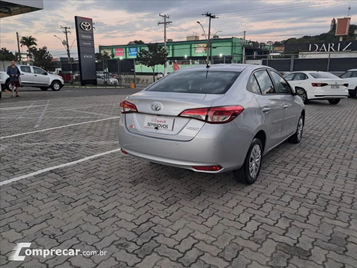 YARIS 1.5 16V FLEX SEDAN XL LIVE MULTIDRIVE