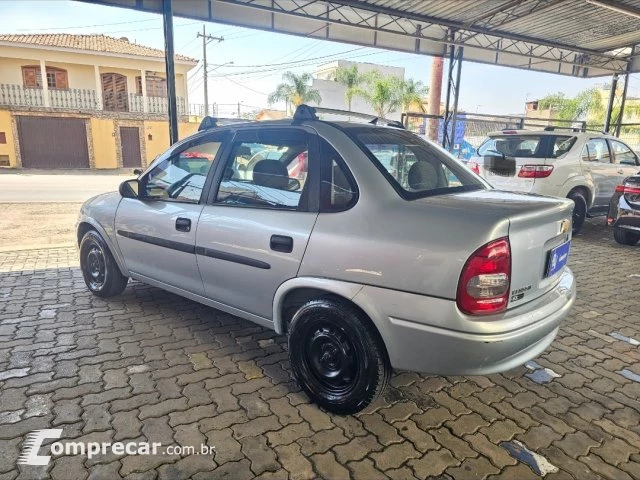 CLASSIC - 1.0 MPFI VHCE 8V 4P MANUAL