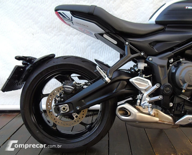 TRIUMPH TRIDENT TRIBUTE
