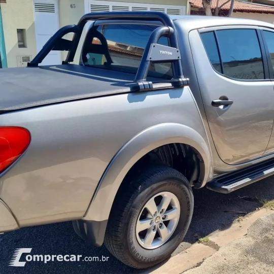 L200 TRITON 2.4 HLS 4X2 CD 16V