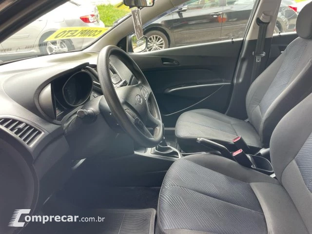 HB20S - 1.6 COMFORT PLUS 16V 4P MANUAL