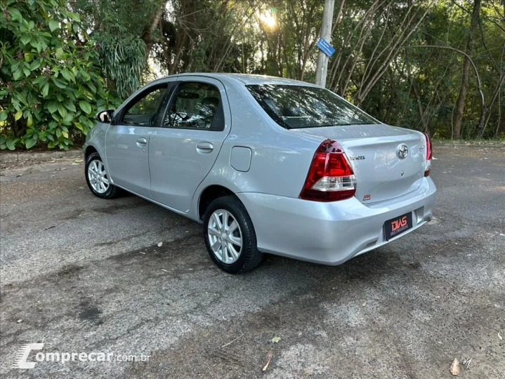 ETIOS 1.5 X Plus Sedan 16V
