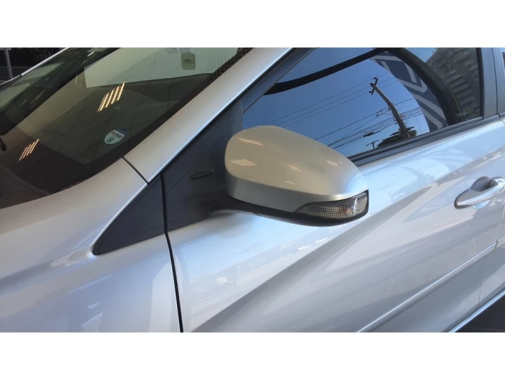 YARIS 1.5 16V FLEX SEDAN XL LIVE MULTIDRIVE