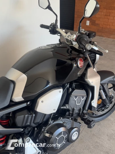 CB 1000r