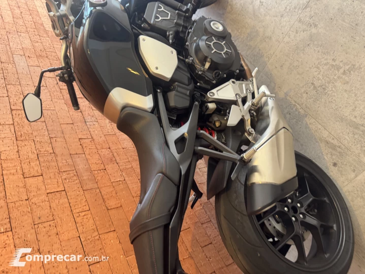 CB 1000r