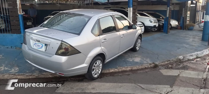 FIESTA 1.6 Rocam SE Sedan 8V