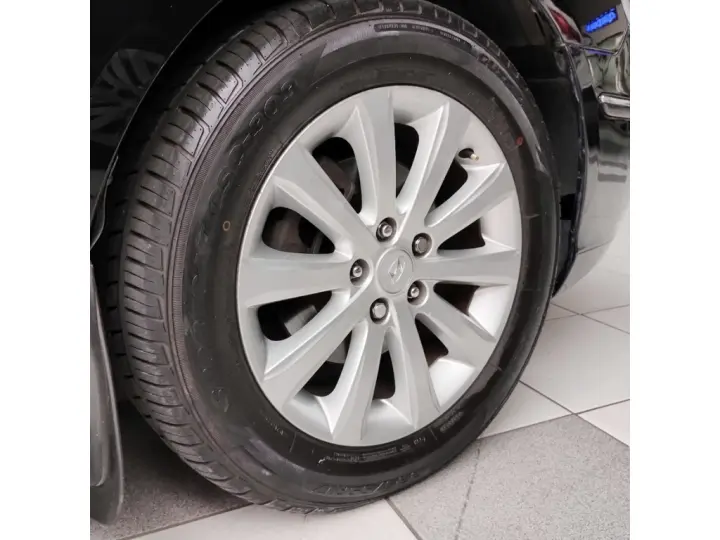 AZERA 3.3 MPFI GLS SEDAN V6 24V GASOLINA 4P AUTOMÁTICO